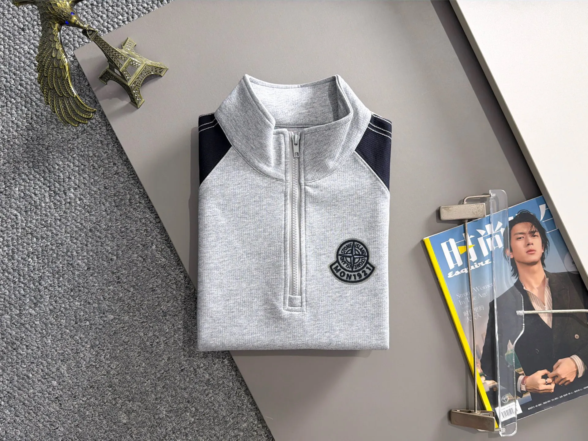 Stone Island Meng Mouth Joint Exclusive Launch of 2026 Autumn and Winter New Arrival Sweatshirt Long Sleeve Men and Women Same Style Many Stars Same Style Craftsmanship That Ordinary Small Workshops Can't Replicate No matter whether it is material or detail restoration or craftsmanship, we are not afraid of any challenges, just to provide you with wonderful products. Compare the top Original versions at will. No expense is spared just to make it better. Unique imported fabric feel. Purely imported German machine production. Precision operation. Thousands of needles density. A full set of New Arrival accessories with three standards can be customized simultaneously. Versatile upper body is fashionable, a perfect choice for autumn and winter, and a must-have item. Sizes table: M-4XL (please state your height and weight when placing an order)